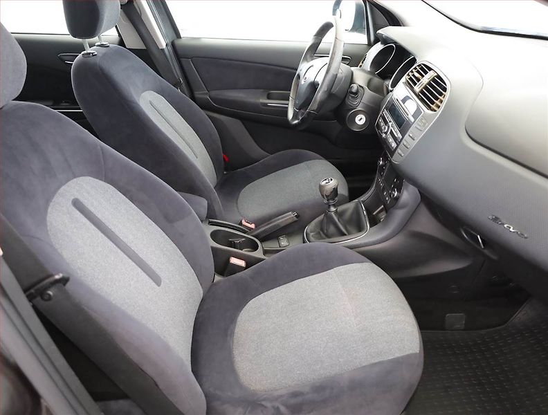 Fiat Bravo (2007) 1.4 T-Jet, po STK, Klima - fotka 7 z 15