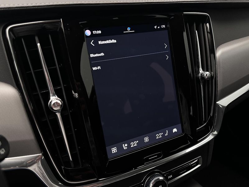 Volvo V90 CC B4 AWD PLUS CZ REZERVACE - fotka 40 z 51