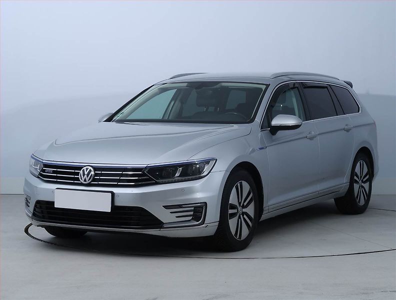 Volkswagen Passat (2017) Highline 1.4 GTE, Automat - fotka 2 z 24