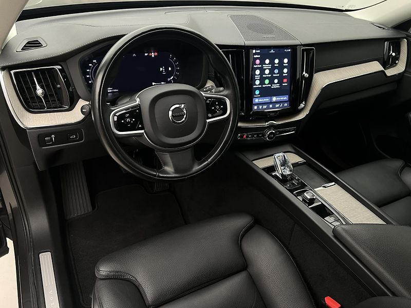 Volvo XC60 B5 AWD INSCRIPTION AUT - fotka 4 z 48