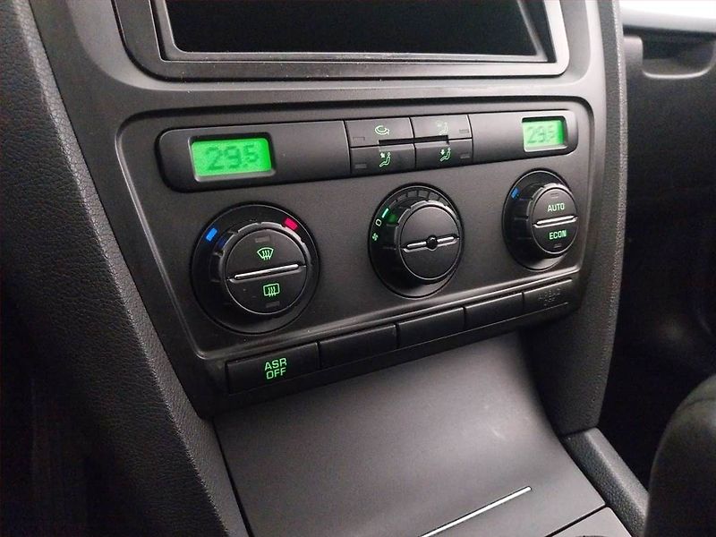 Škoda Octavia (2006) Ambiente 1.9 TDI, Serv.kniha - fotka 13 z 16