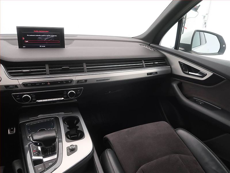 Audi Q7 (2016) S-Line 3.0 TDI, 4X4, Automat - fotka 8 z 19