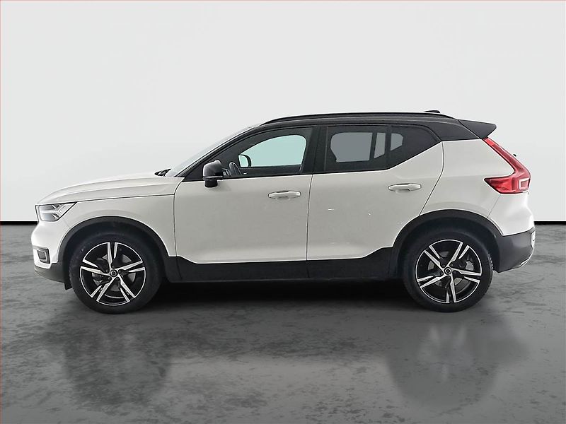 Volvo XC40 (2018) R-Design T4 AWD - fotka 3 z 20
