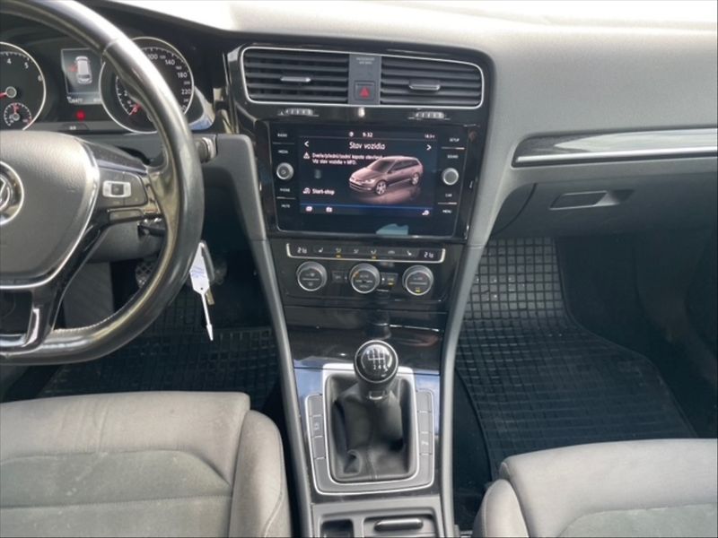 Volkswagen Golf 1,5 TSI Evo Highline - fotka 10 z 11