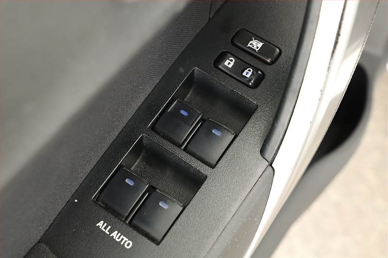 Toyota Corolla (2016) 1.6 Valvematic, Tempomat - fotka 11 z 15