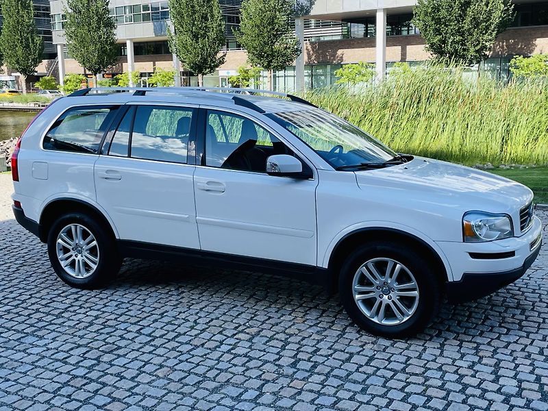 Volvo XC90 2.4D5 4x4 AUT VÝHŘEV SENZORY - fotka 10 z 44