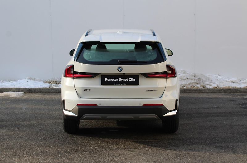 BMW X1 sDrive18i - fotka 5 z 15