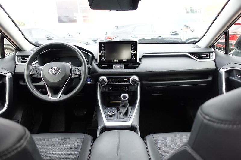 Toyota RAV4 2.5 HEV Executive 4x4 - fotka 19 z 34