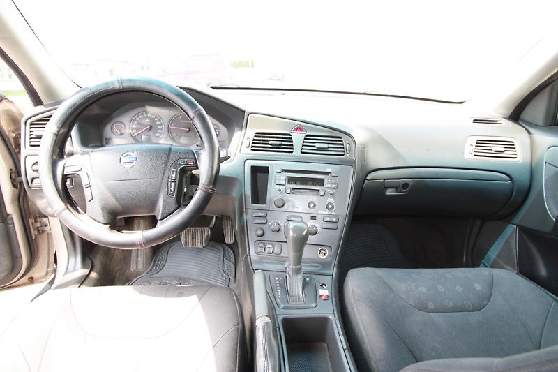 Volvo V70 (2002) 2.5 S70/ /XC70 /96kW - fotka 2 z 3