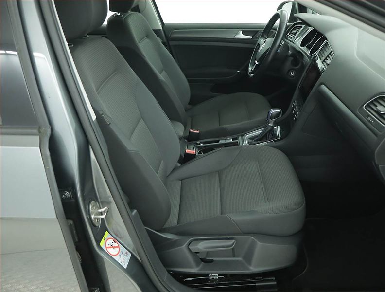 Volkswagen Golf (2018) 32 kWh - 37 Ah, SoH 84% - fotka 9 z 18