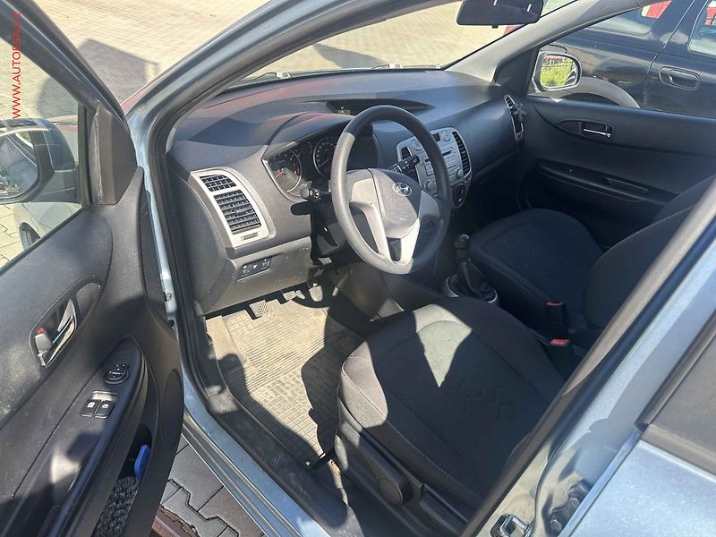 Hyundai i20 (2010) 1.2 i - fotka 3 z 3