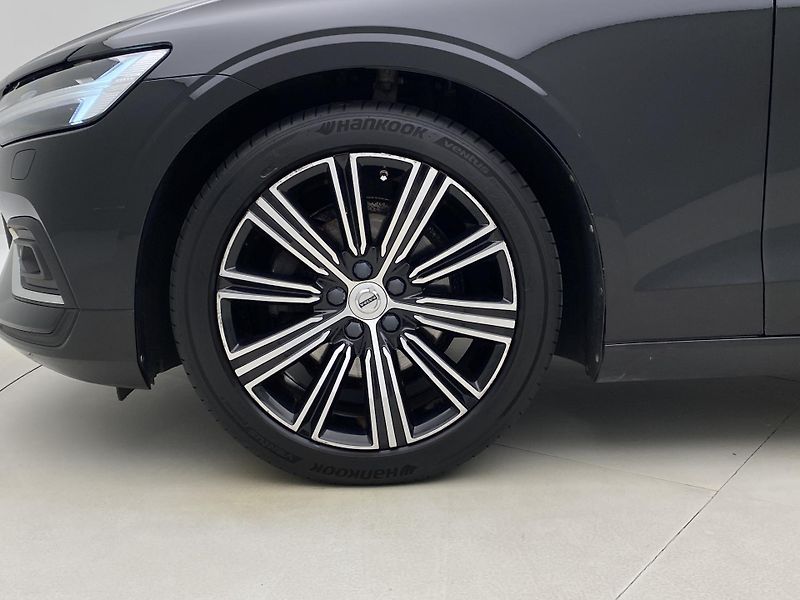 Volvo V60 D4 AWD INSCRIPTION REZERVACE - fotka 36 z 46