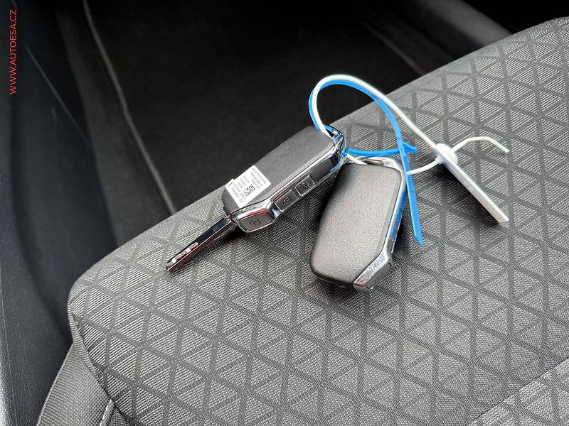 Kia Ceed (2021) 1.4 T-GDi, 2.maj,ČR, AT, LED - fotka 18 z 18
