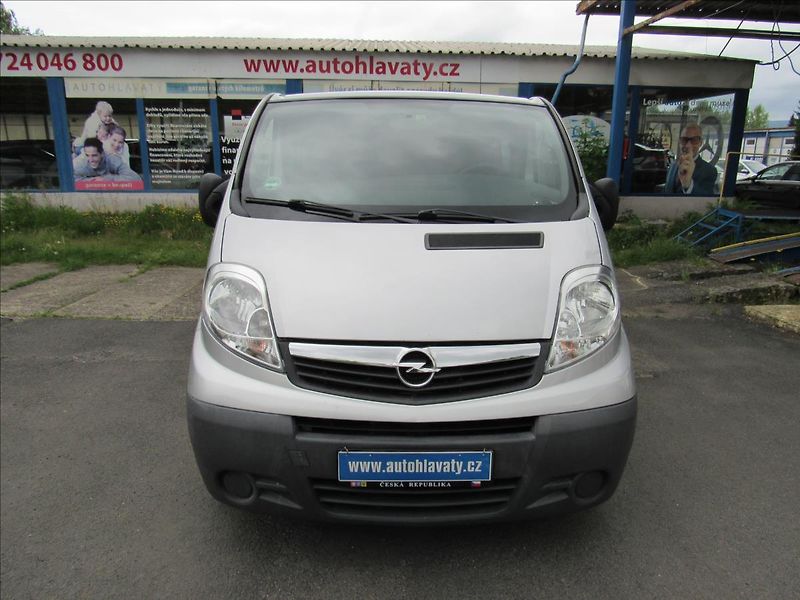 Opel Vivaro 2,0 CDTi 9 míst - fotka 2 z 27