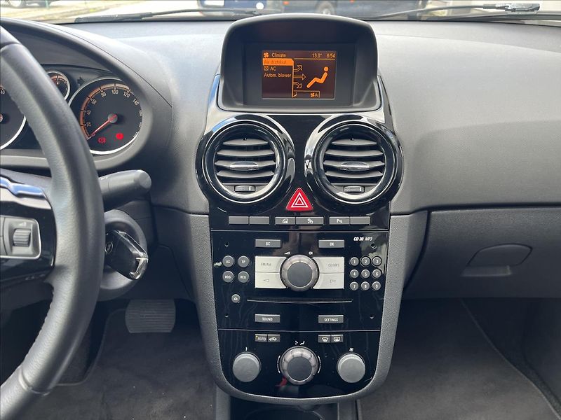 Opel Corsa 1,2 16V  Edition 111 AT - fotka 12 z 30