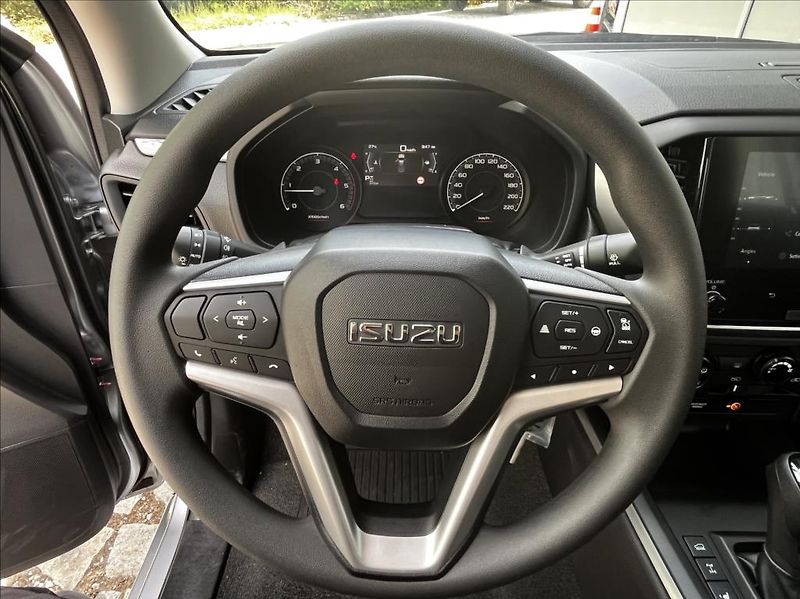 Isuzu D-Max 1,9 Double Cab  6A/T LS MY25 - fotka 15 z 25