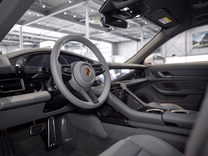 Porsche Taycan 4S Pano HuD 360 HD-Matrix - fotka 9 z 20