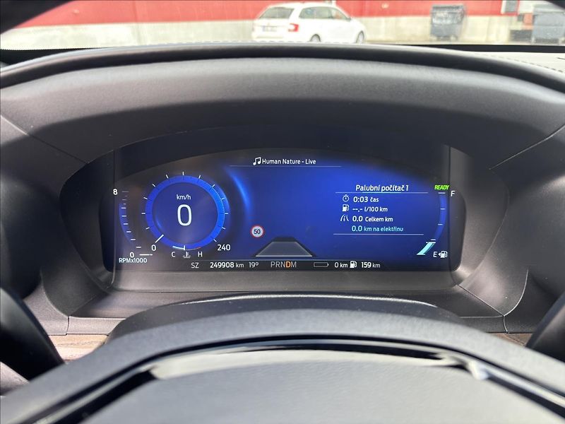 Ford Explorer 3,0 V6 PHEV Platinum AWD 7Míst - fotka 37 z 65