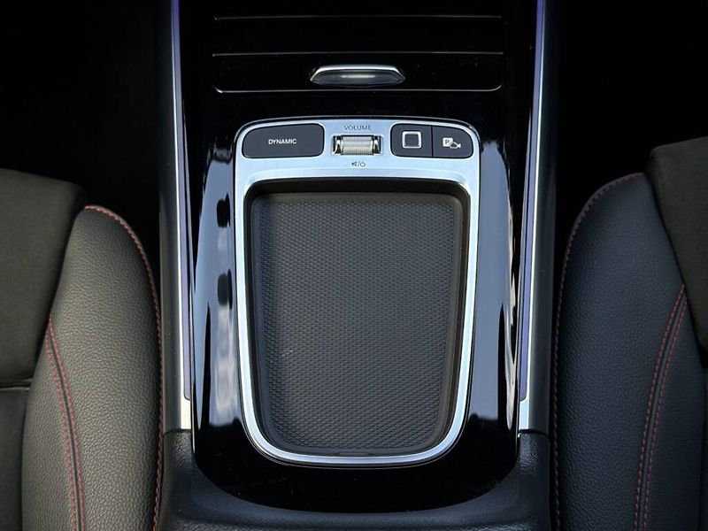 Mercedes-Benz GLA (2024) 200 d 4M - fotka 15 z 29