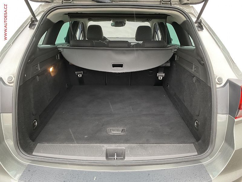 Opel Astra (2021) 1.2 T, Sport, LED, kamera - fotka 7 z 18