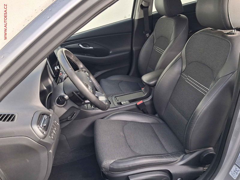 Hyundai i30 (2022) 1.5T-GDi 48V MHEV, ČR, Style - fotka 9 z 19