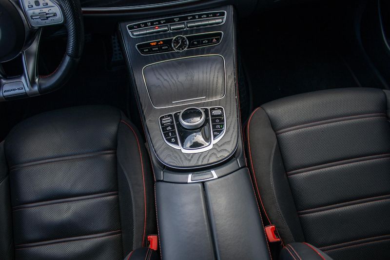 Mercedes-Benz Třídy E (2019) Mercedes-AMG 53 4MATIC+ A/T - fotka 41 z 50