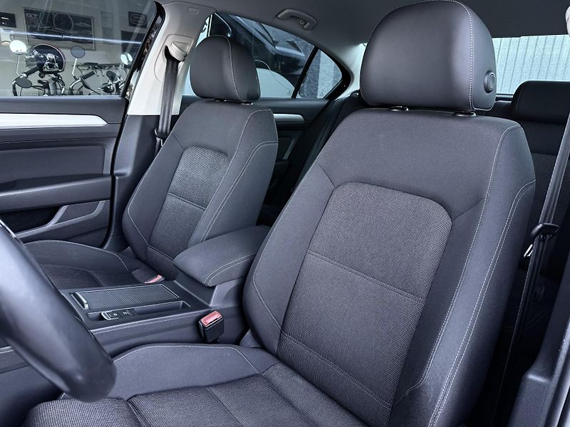 Volkswagen Passat 1,4 TSI Comfortline Navi - fotka 16 z 45