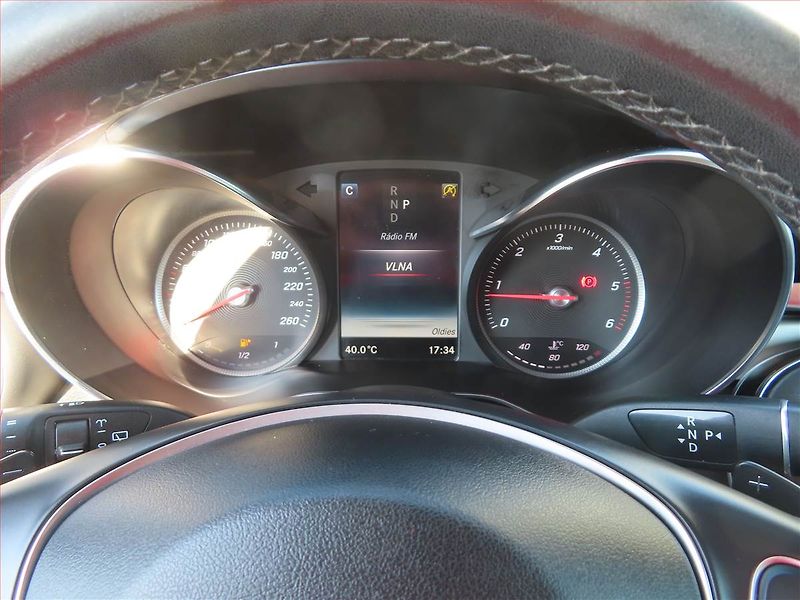 Mercedes-Benz GLC (2016) 220 d 4MATIC - fotka 11 z 24