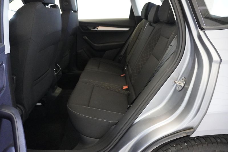 Škoda Karoq 1.6 TDi DSG 7 - fotka 23 z 28