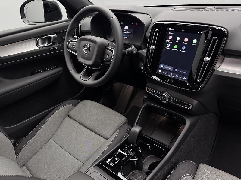 Volvo XC40 (2026) B3 AUT DARK PLUS - fotka 23 z 23