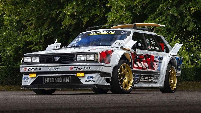 Nejnovější Gymkhana má v hlavní roli prototyp jménem Huckster, který připomíná Subaru GL. Tento speciál krotí Travis Pastrana.