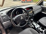 Mitsubishi Pajero 3,2 DI-D  Instyle 4x4+Serviska - náhled 17