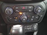 Jeep Renegade (2019) Limited 1.3 T-GDI, Automat - náhled 13