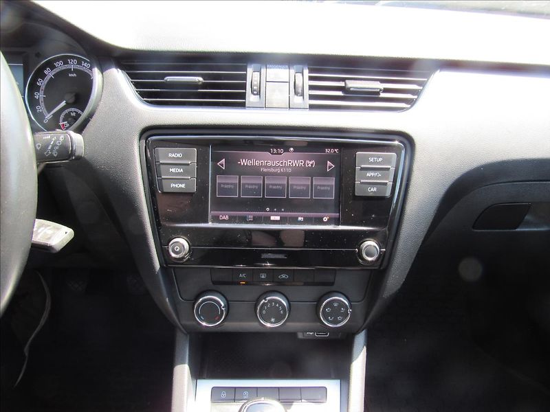 Škoda Octavia 1,6 TDi 85kW Style - fotka 15 z 29