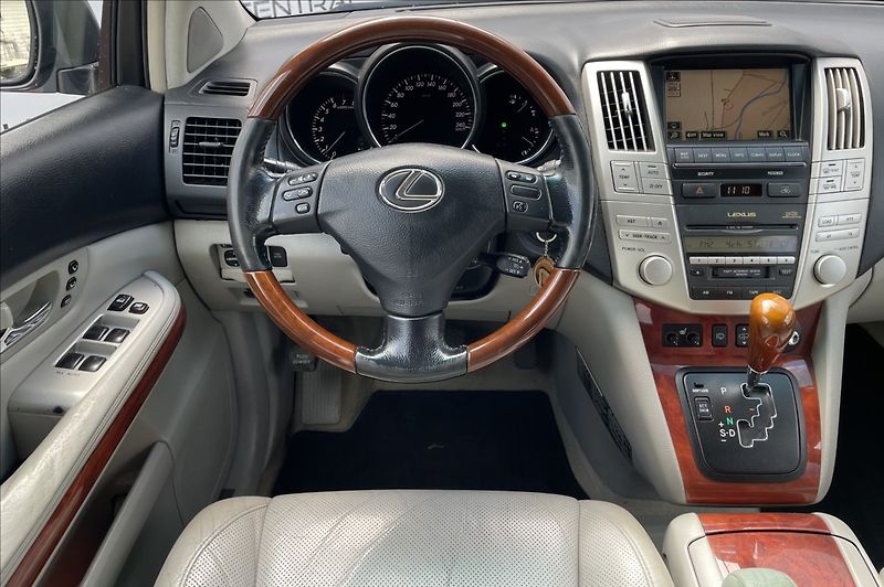Lexus RX 300 3,0 i,150kW,4x4,Aut. - fotka 12 z 23
