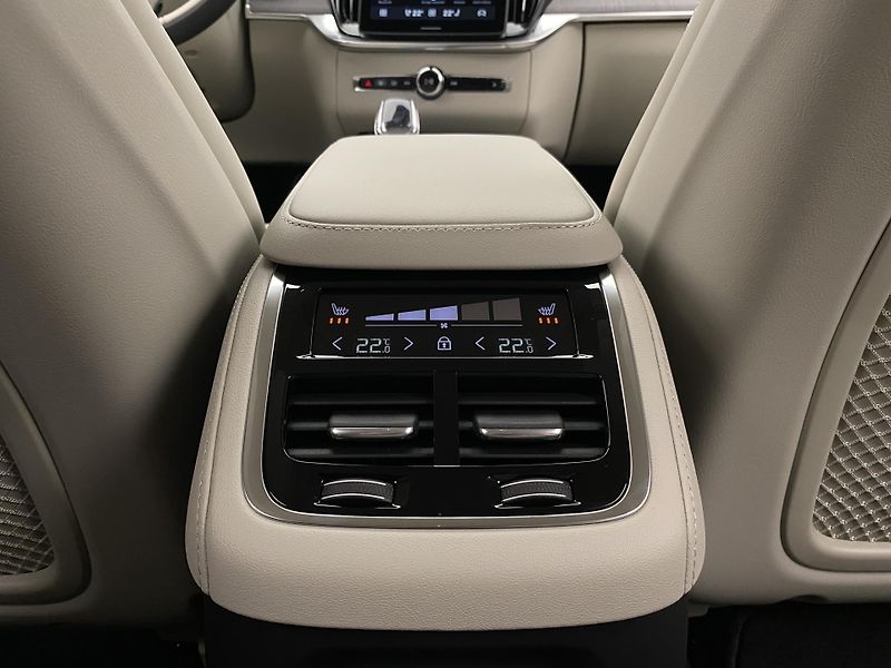 Volvo XC90 (2026) T8 AWD Plug-in BRIGHT PLUS 7m - fotka 72 z 72