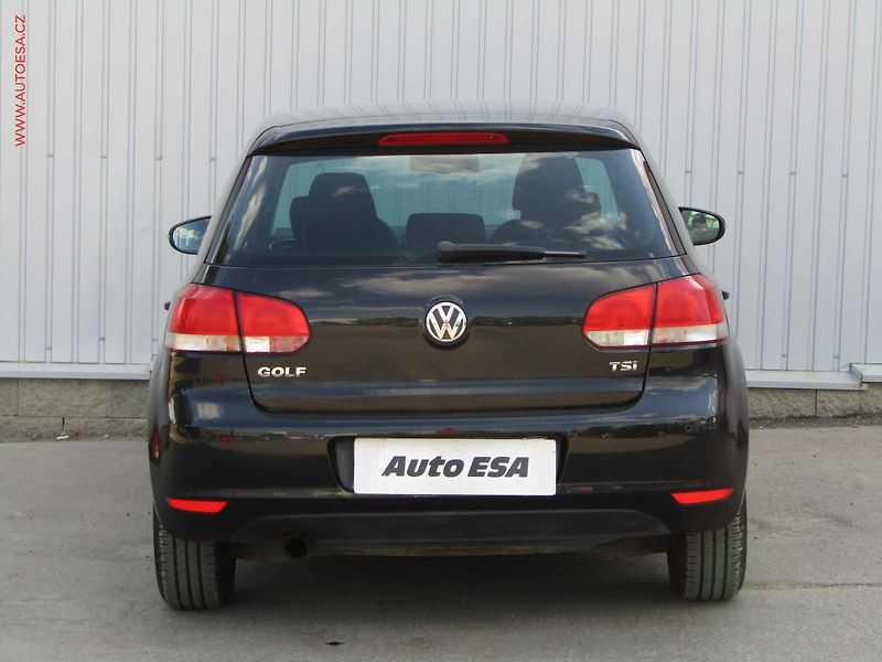 Volkswagen Golf (2010) 1.2TSi, tempo, park.asist - fotka 5 z 17