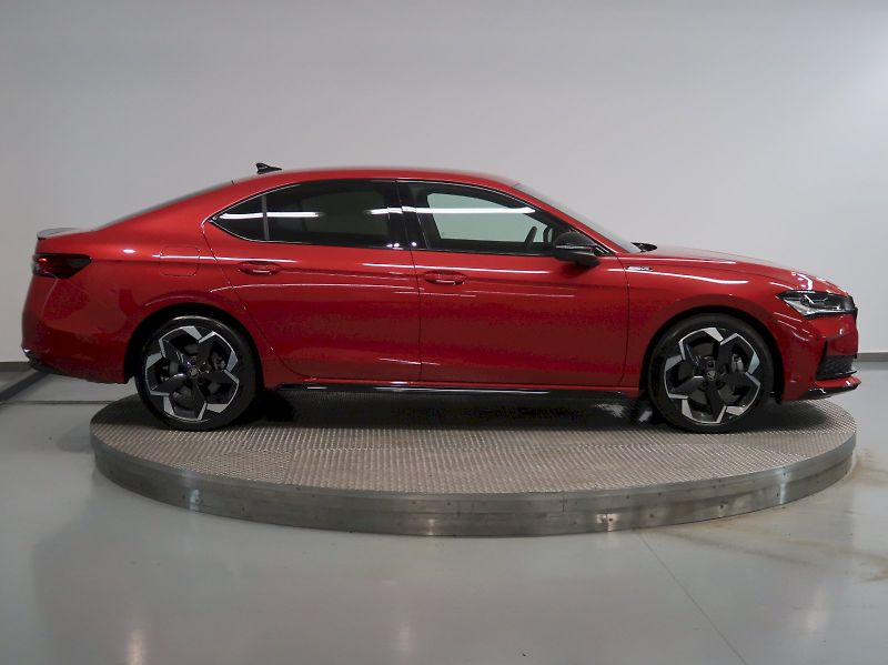 Škoda Superb (2025) SPORTLINE 2.0TSI 195KW 4x4 DSG - fotka 8 z 50