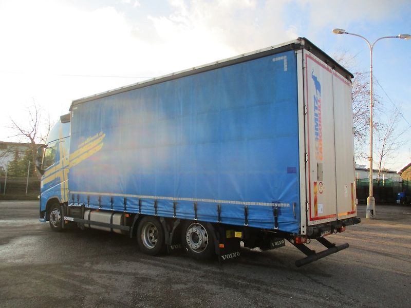 Volvo FH500 6x2 + Schmitz Nový tacho - fotka 8 z 39