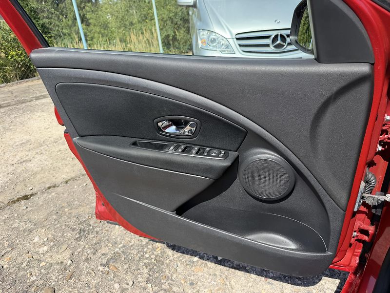 Renault Mégane (2015) 1.2 TCe 85kW ČR - fotka 19 z 40