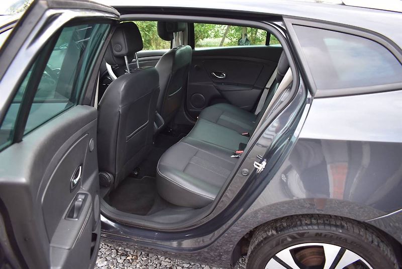 Renault Mégane 1,9 DCi BOSE,96KW,TZ,1M,AKCE - fotka 17 z 20