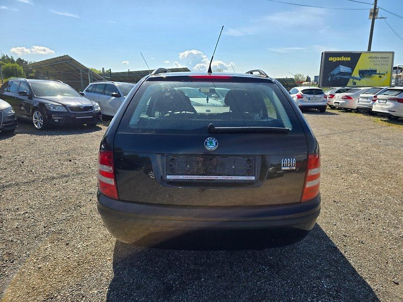 Škoda Fabia (2007) 1.4 MPi 59 KW Ambiente - fotka 6 z 23