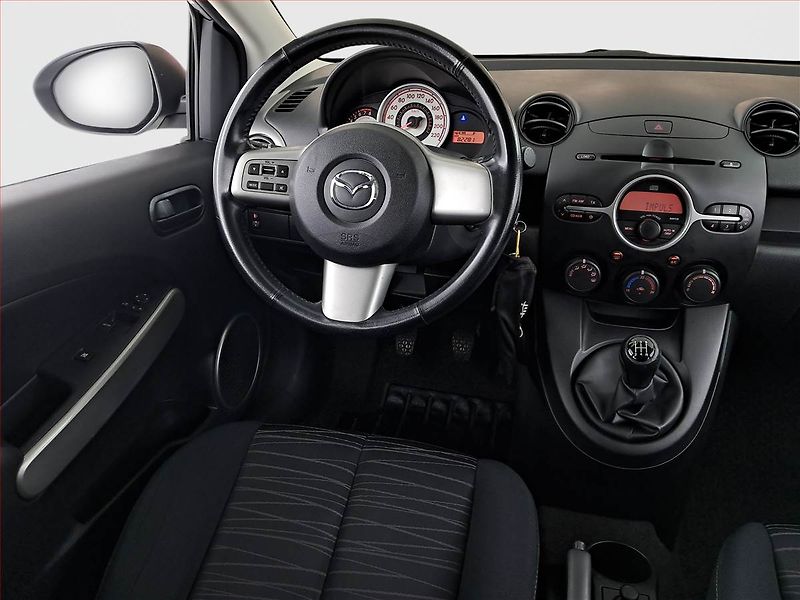 Mazda 2 (2008) 1.3 i, rezervace - fotka 7 z 15
