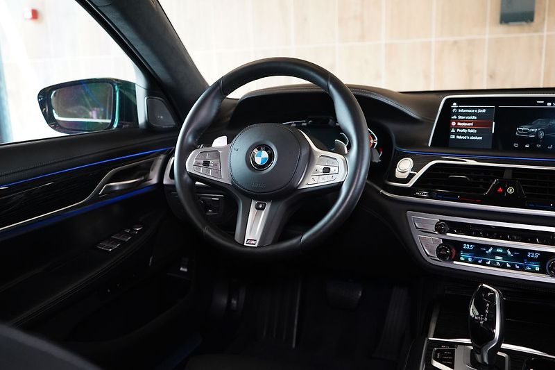 BMW Řada 7 740d xDrive, Nezávislé,HUD,PPF - fotka 46 z 47
