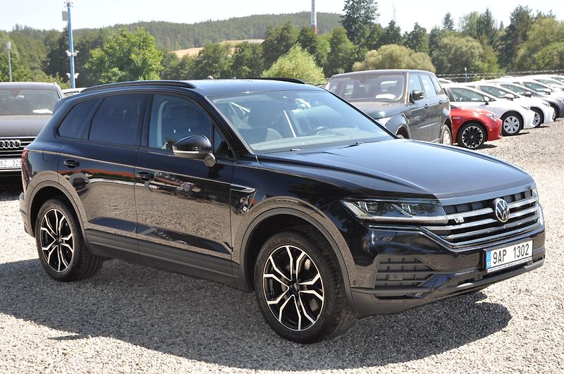 Volkswagen Touareg 3.0TDi V6 170kW 4x4 Automat - fotka 2 z 27