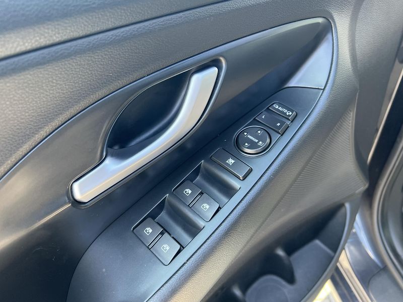 Hyundai i30 (2020) - fotka 10 z 44