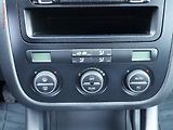 Volkswagen Golf (2009) 1.6i, 2.maj, AC - náhled 12