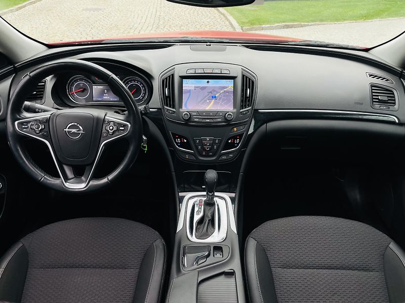 Opel Insignia 2.0CDT 4x4 AUT KAMERA SERVISKA - fotka 24 z 46