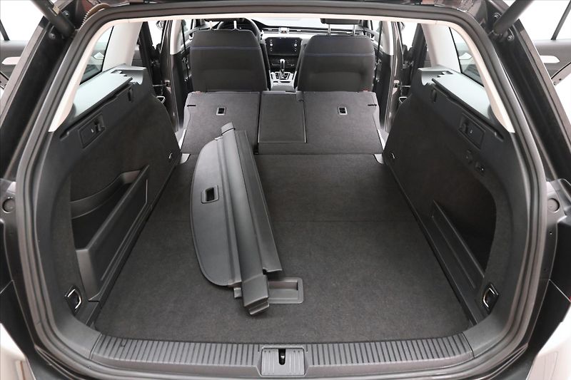 Volkswagen Passat 1,4 GTE 160 kW DSG Business Zá - fotka 11 z 32