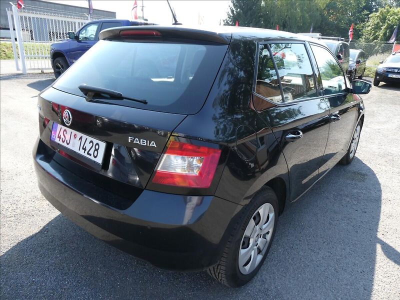 Škoda Fabia 1,0 TSI 81kW Ambition,2 x kola - fotka 9 z 38